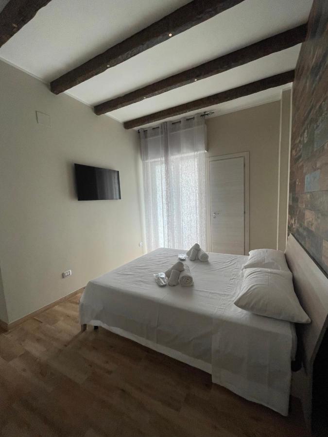 B&B New Paris & Suite Таранто Екстериор снимка